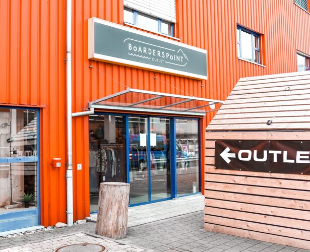 STANDORT & INFOS